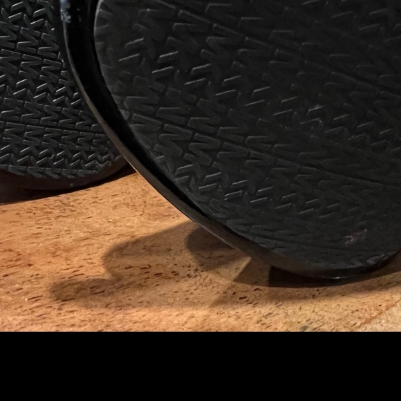 Michael Kors MK Black Leather Shoes with 4 1/2” hills size 9 1/2 - Picture 8 of 9